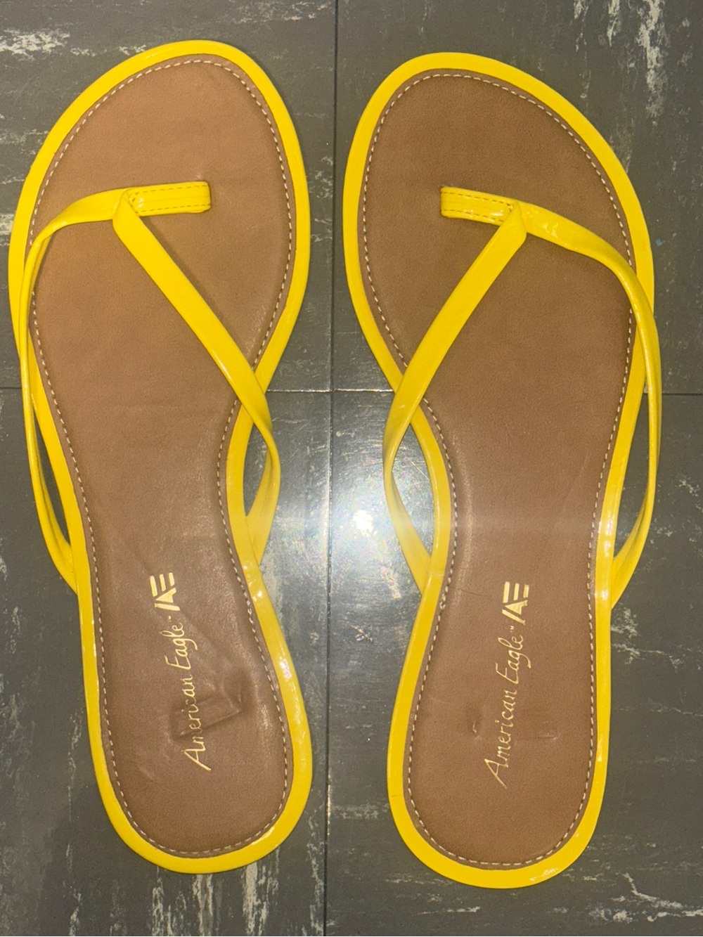 New American Eagle Yellow Women's Flip Flop Sandals Classic Summer Slide Size 9